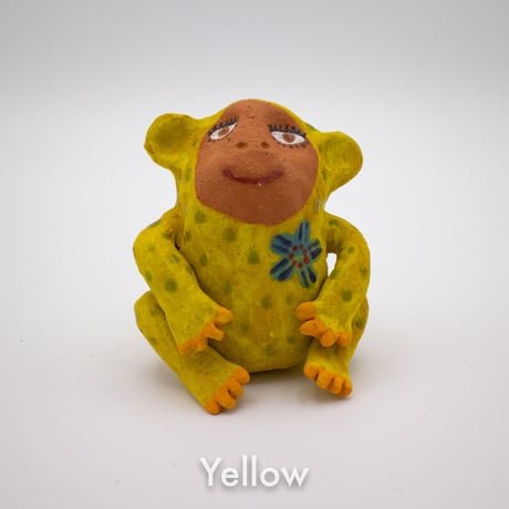 テラコッタの干支の申「Happy Monkey」-Yellow-／むろまいこ