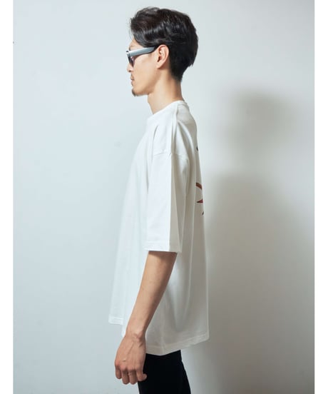 HUNGRY HANGURI OVERSIZE T-SHIRT/WHITE