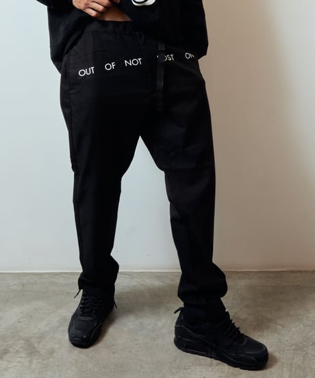 OUT OF NOT LOST ON PRINT STRETCH PANTS