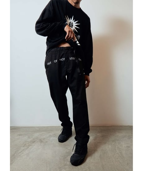 OUT OF NOT LOST ON PRINT STRETCH PANTS