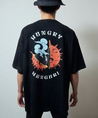 HUNGRY HANGURI OVERSIZE T-SHIRT/BLACK