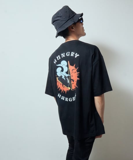 HUNGRY HANGURI OVERSIZE T-SHIRT/BLACK
