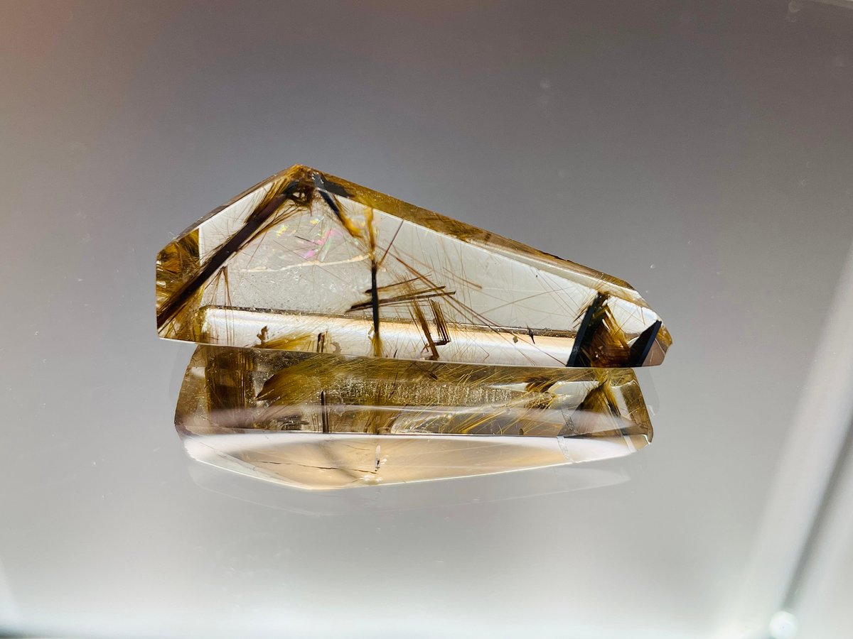 パワーストーン　天然石　ルチルクォーツ　レインボー入り　46g　No.887 1点物】くっきり太針！☆金運・財運の石☆虹入りレインボー☆ブラジル