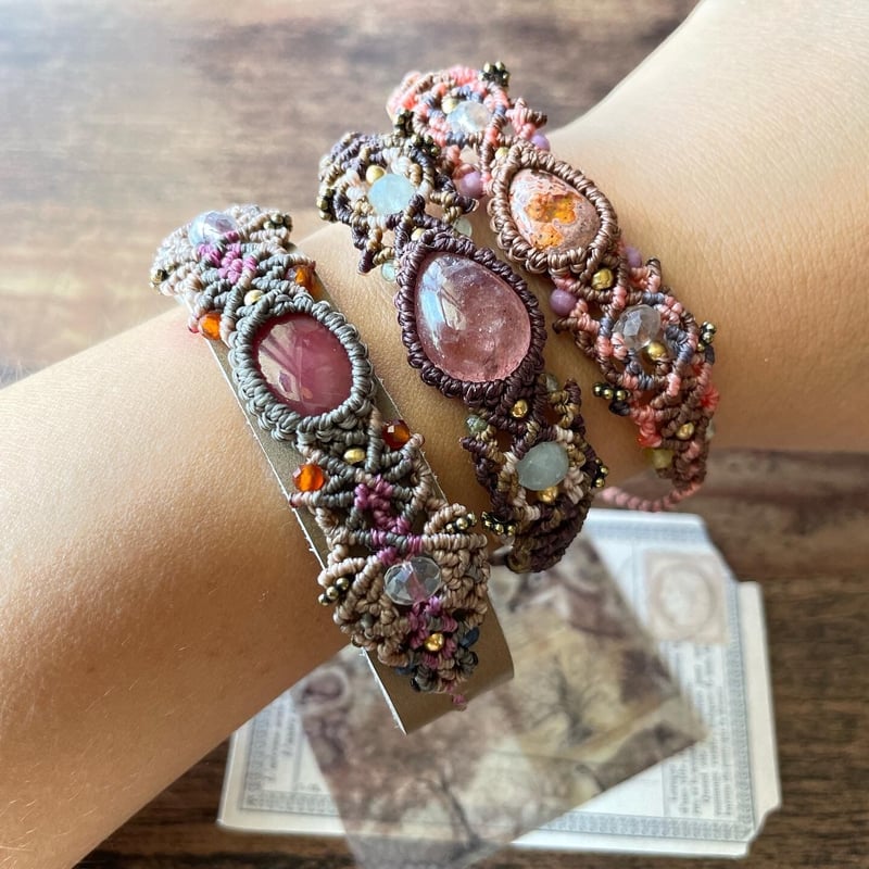 カンテラオパール マクラメブレスレット | Heart&stonesマクラメジュエリー