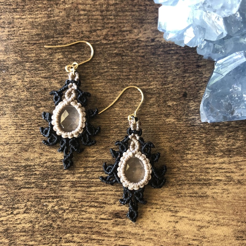 ローズクォーツマクラメピアス | Heart&stonesマクラメジュエリー