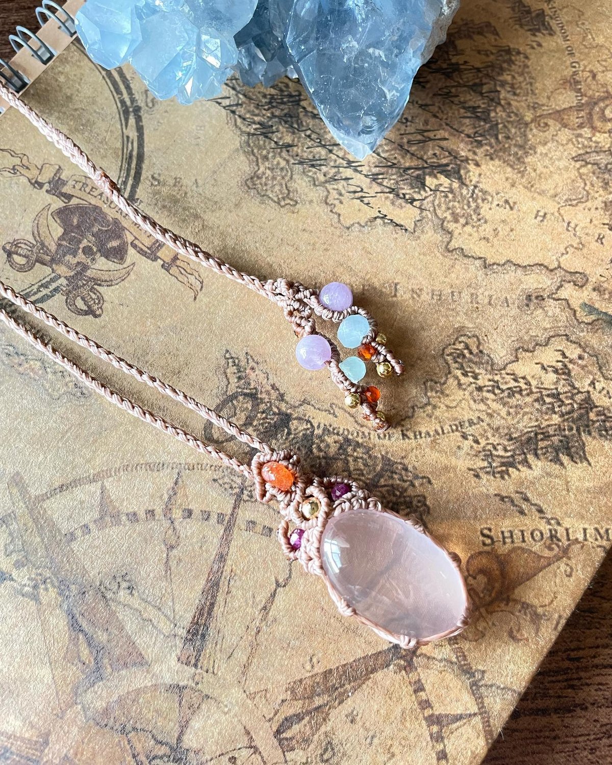 ローズクォーツ マクラメペンダント ネックレス 天然石アクセサリー