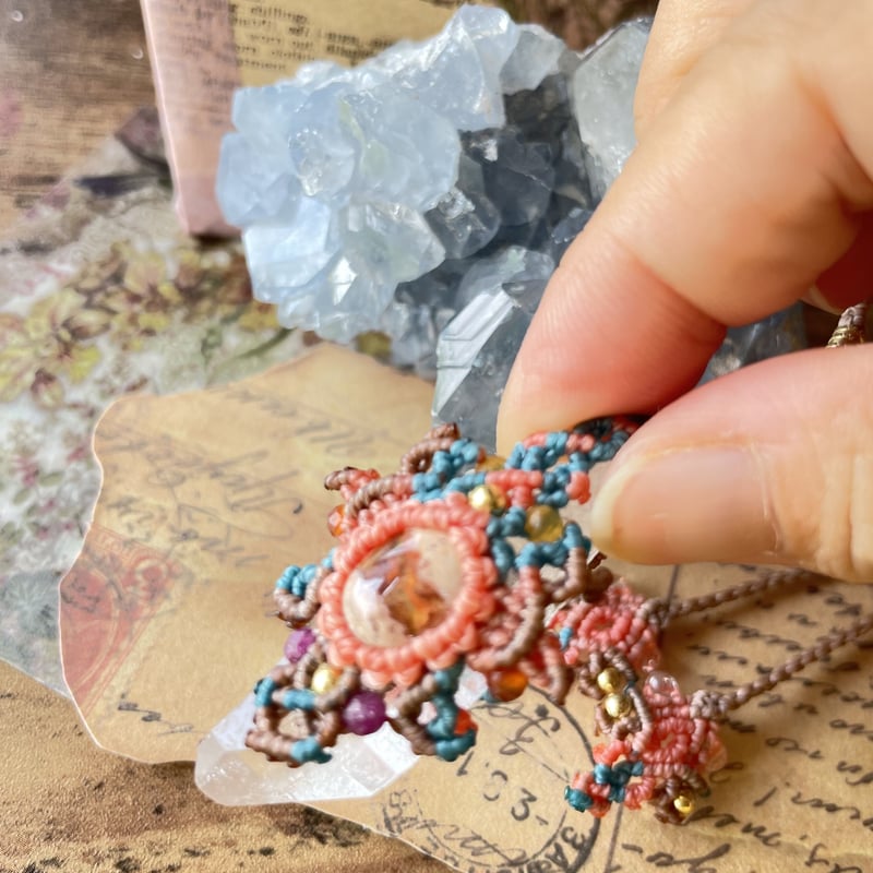 SALE！ クリスタル×カンテラオパール マクラメペンダント