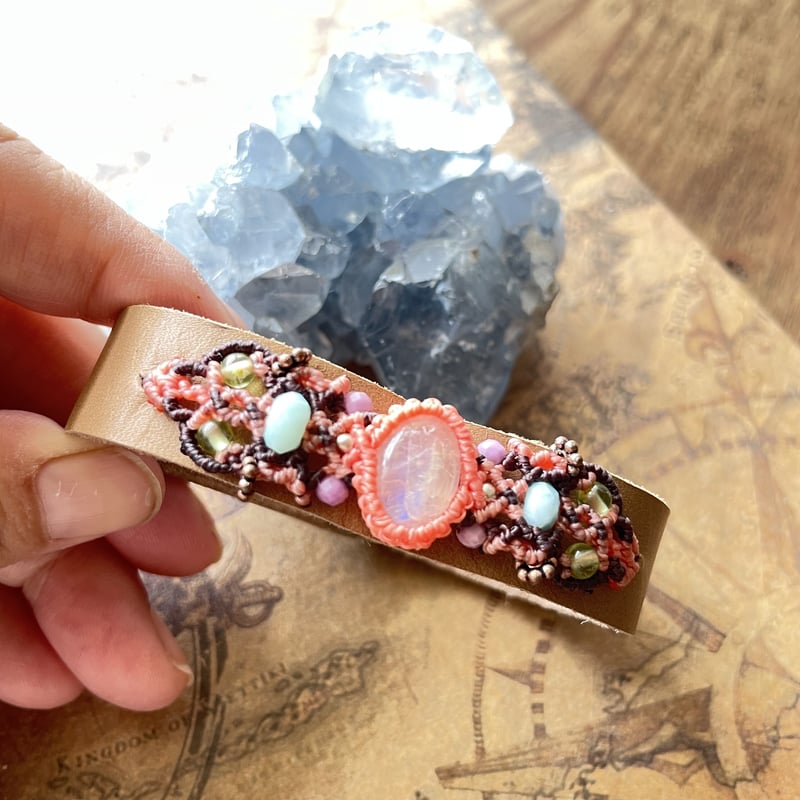 レインボームーンストーンマクラメブレスレット レザーブレスレット