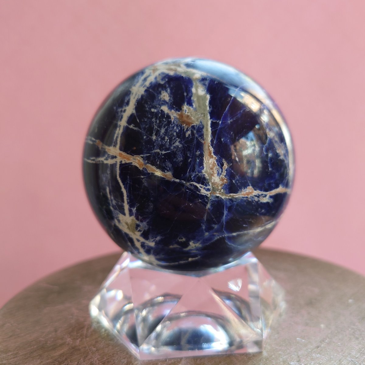 新品インペリアルソーダライトスフィアー 地球みたい　ラージサイズ　金属台座付き 新品 インペリアルソーダライトスフィアー 地球みたい ラージサイズ