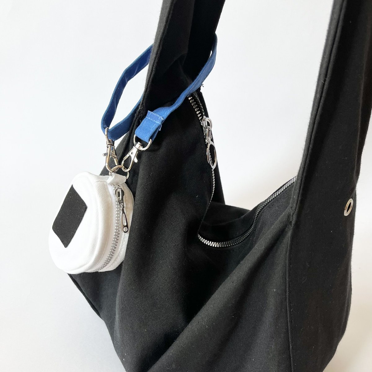 ヘルツ プルアップレザー おにぎりポーチ 愛情たっぷり。“本物”を