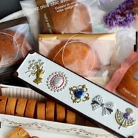 グルテンフリー国産発酵バターのクッキー缶&マドレーヌギフトBOX【紙袋付】