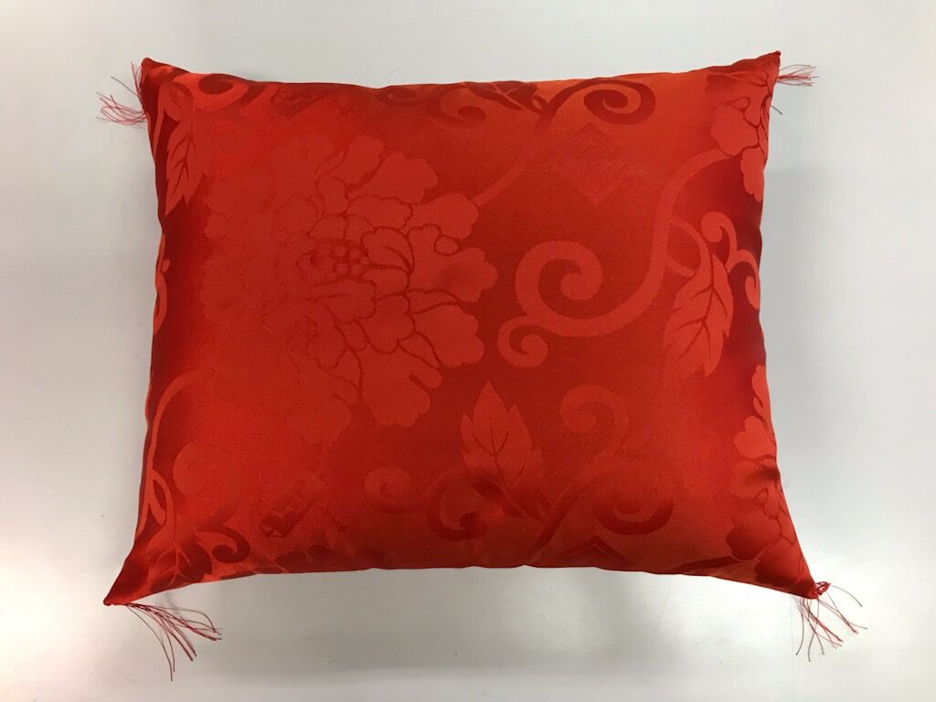 座布団 赤色 法螺貝鑑賞用 34×40cm 唐草夫婦柄 | 多田商店 法螺貝と