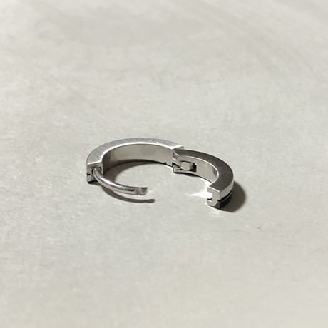 Drops ハーフカラーマットブラックピアス　｜DRE-01A-BK