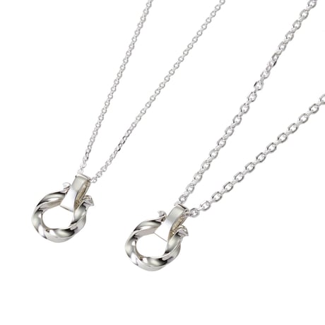 Twist Horseshoe Necklace -BN01007SV-