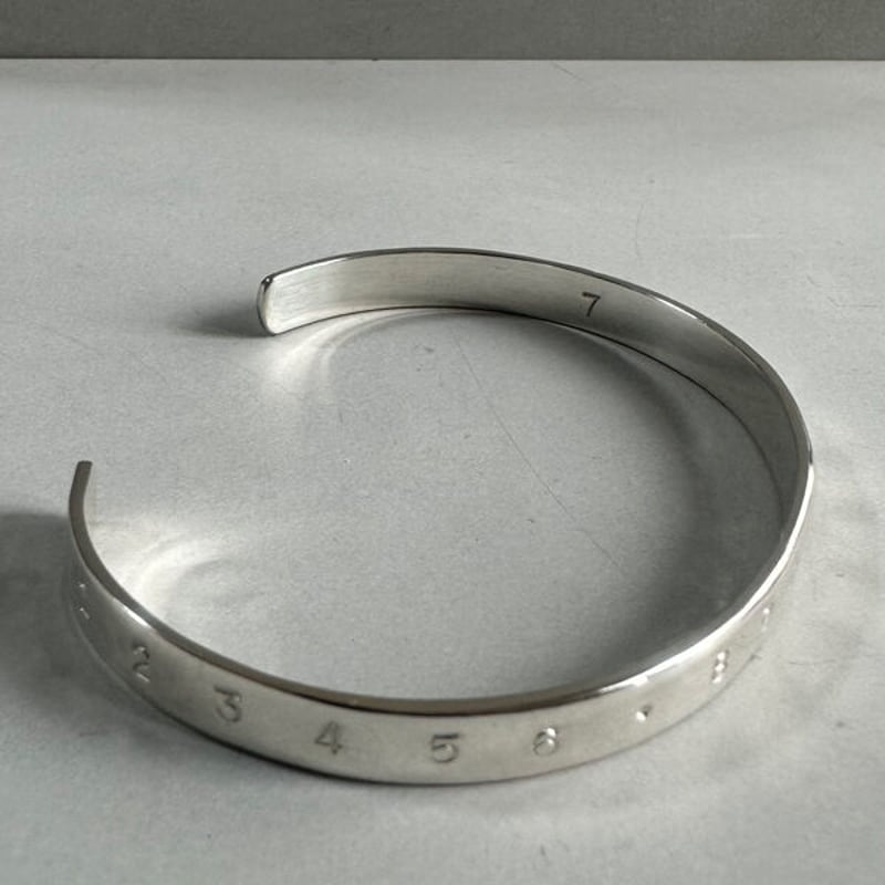 Drops シークレットナンバーバングル ｜DXB-10 SV925 | Journal Fr