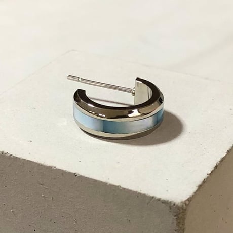 Drops シェルシェイプピアス　｜DJE-11BL