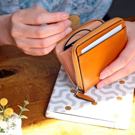 イルブセット ROUND ZIP MINI WALLET