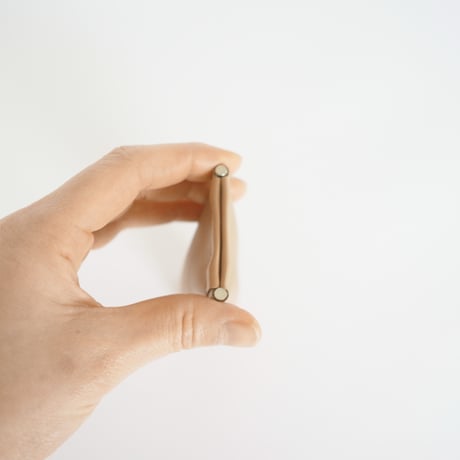 TUBE KEY CASE (CAMEL / BLACK)