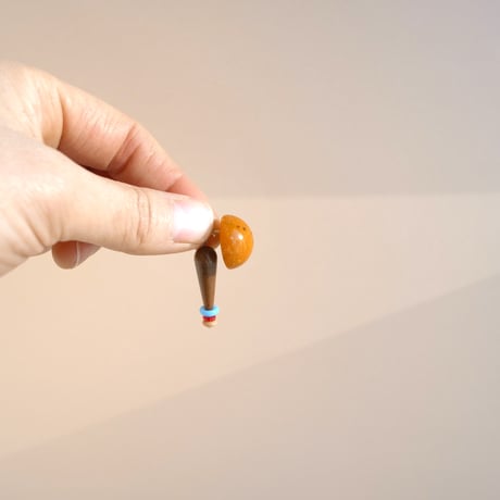 ボタンピアス　Orange