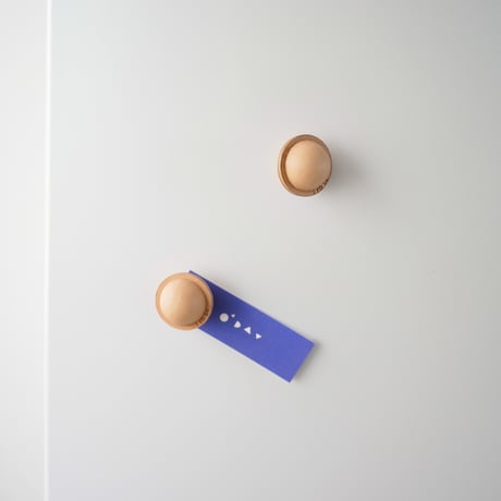 PLANET MAGNET (NUDE / BLACK)