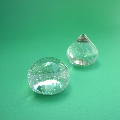 水の粒　とんがり/ まる