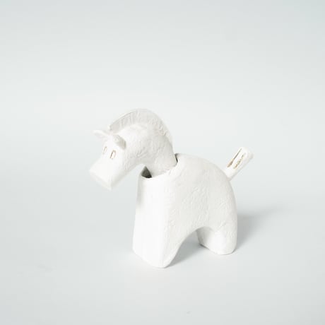 hariko uma  white