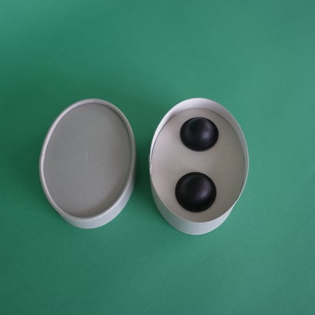 PLANET MAGNET (NUDE / BLACK)