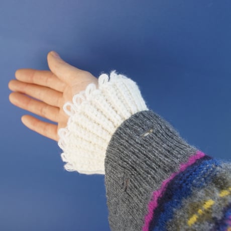 marigold wrist warmer  White