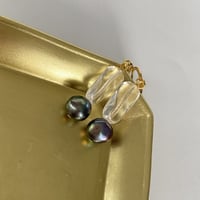 クリアガラス&メタリックパールのフープピアス／イヤリング　サージカルステンレス
