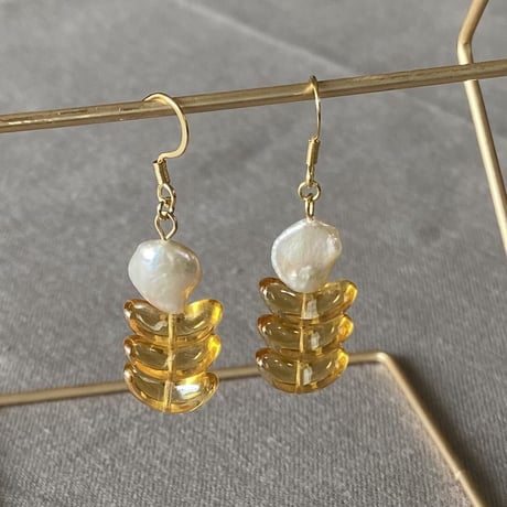 バナナガラス　テリテリ　ケシパールピアス/イヤリング　サージカルステンレス