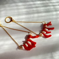 サンゴと淡水パールのゆらゆらピアス/イヤリング　サージカルステンレス