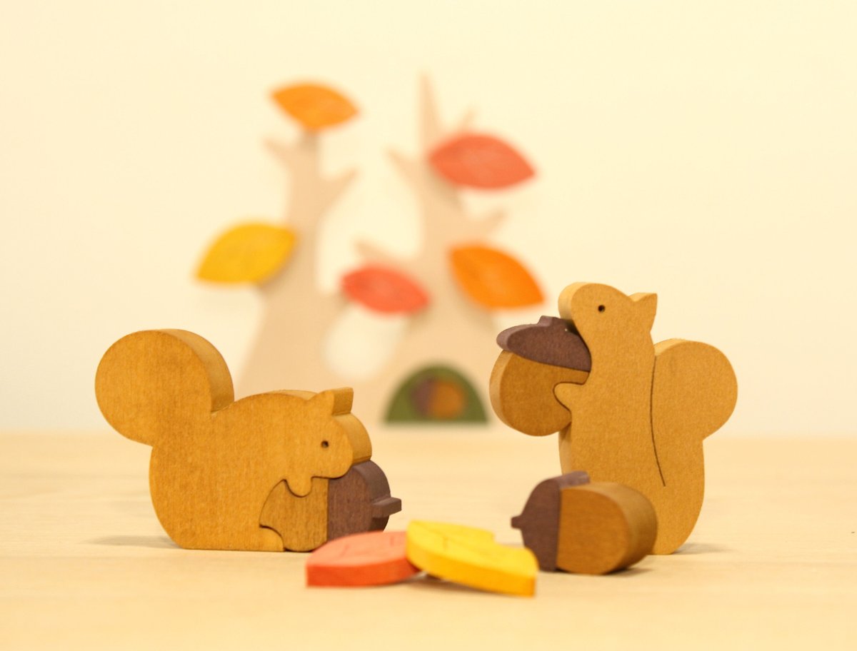 彩り歳時記 11月 どんぐり拾い | 森林工芸館STORES