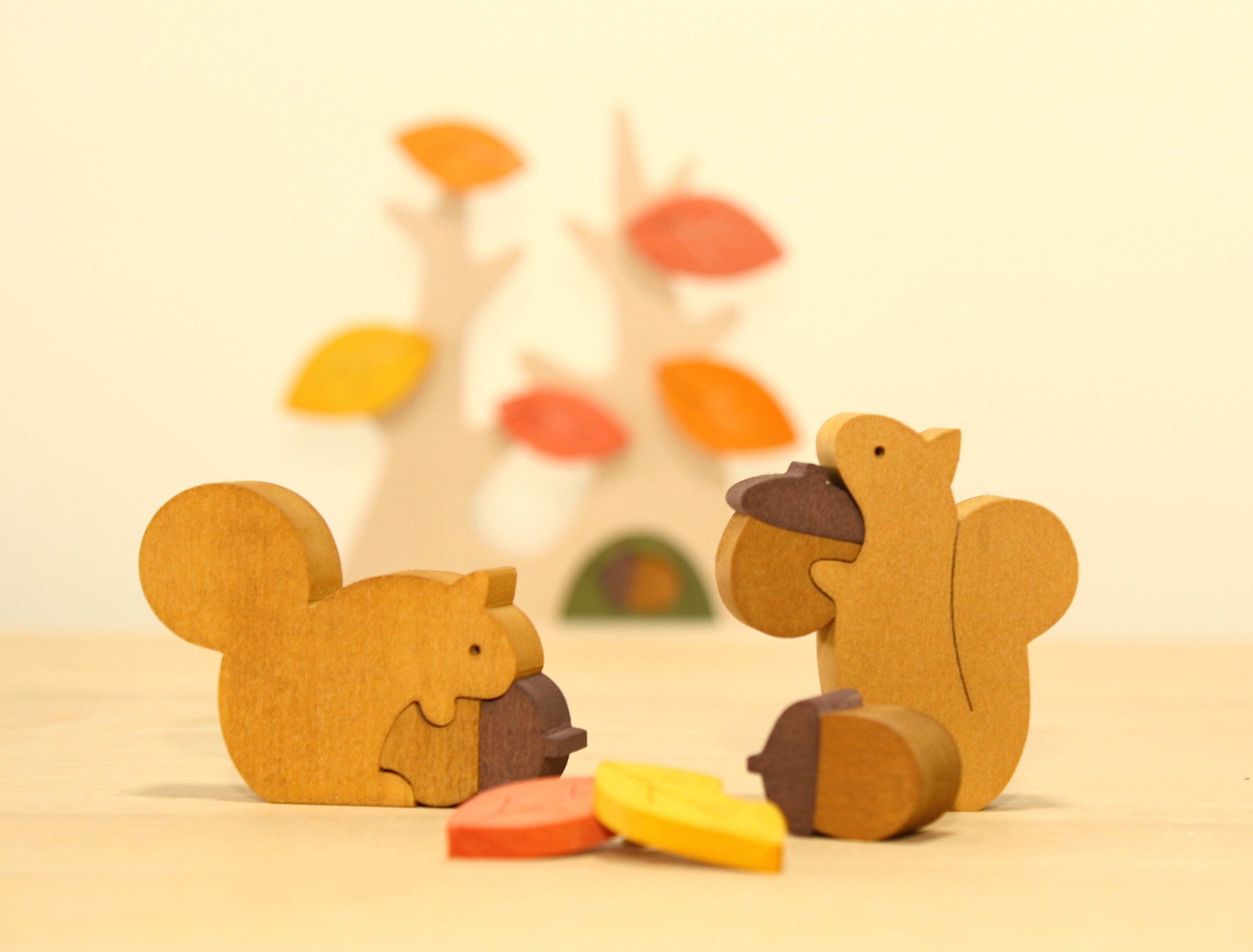 彩り歳時記 11月 どんぐり拾い | 森林工芸館STORES