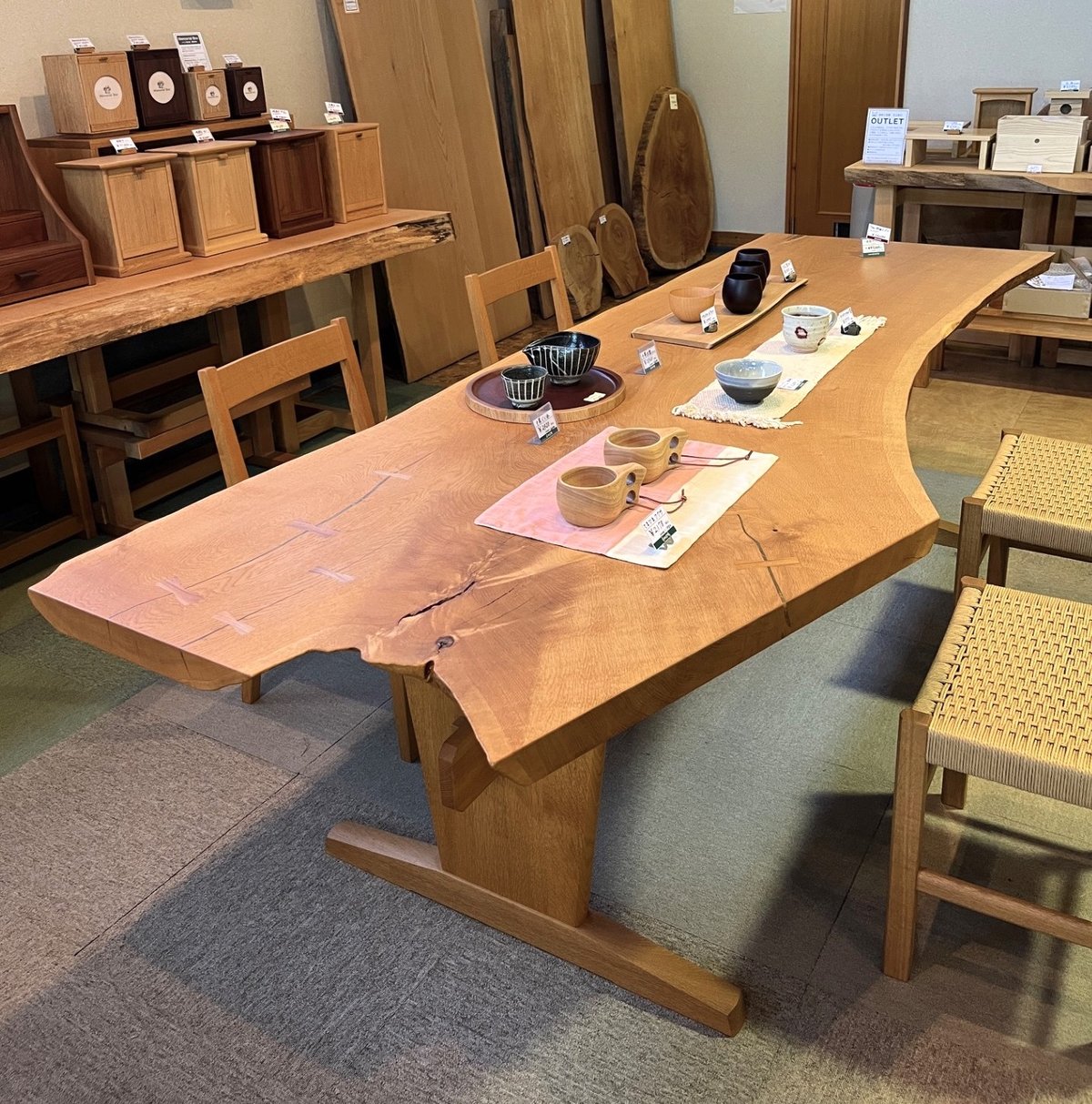 北海道産ナラ一枚板テーブル □ショップ展示品現品セール品 | 森林工芸