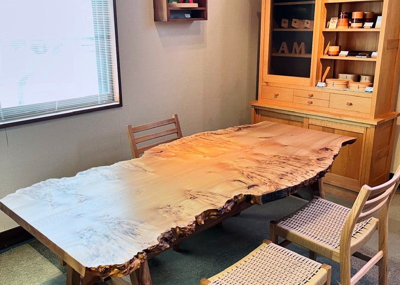 ニレバール杢ブックマッチテーブル | 森林工芸館STORES