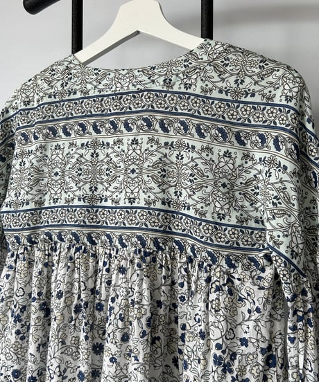 All-over Print V-neck One dress