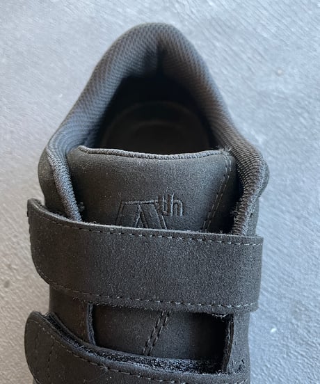 AREth "I velcro" Black Vegan Suede