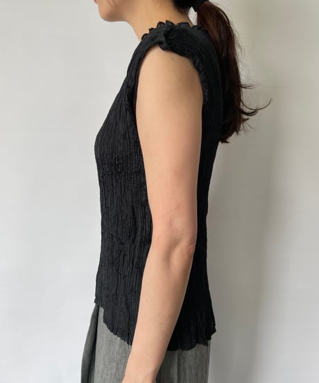 Pleats Tops Black