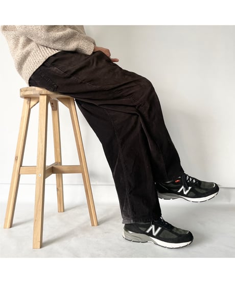 NEW BALANCE 990 V4