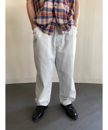 COMFORTABLE REASON "Surface Dyed Denim"