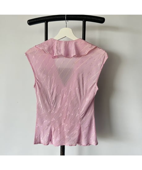 Sleeveless ruffle blouse