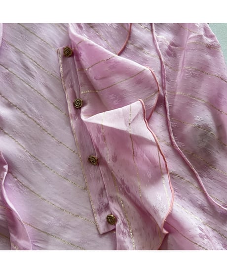 Sleeveless ruffle blouse