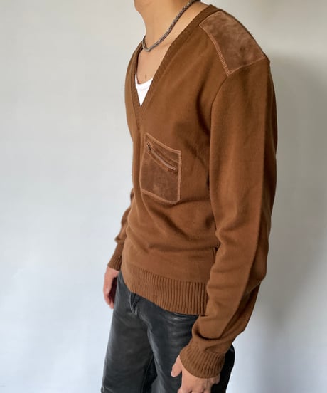 Europe Vintage Switching Suede V-neck Knit