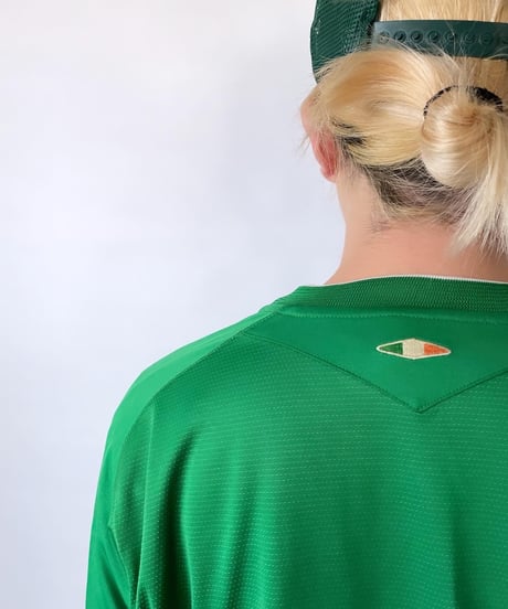 04-06s Ireland L/S football shirt M