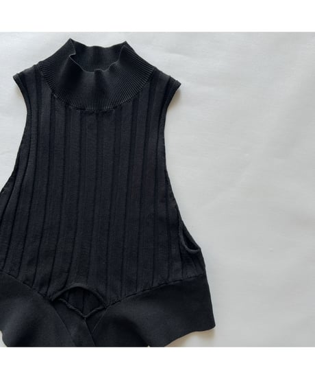 Cross Hem High neck TOPS