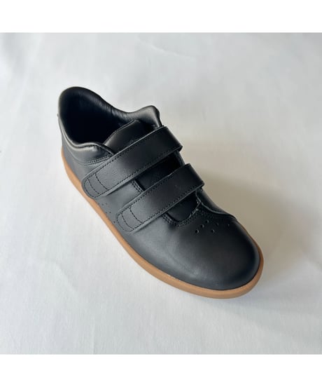 AREth I (velcro) "Black Leather/Gum"