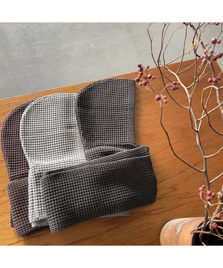 COMFORTABLE REASON ”Waffle Hood Scarf“