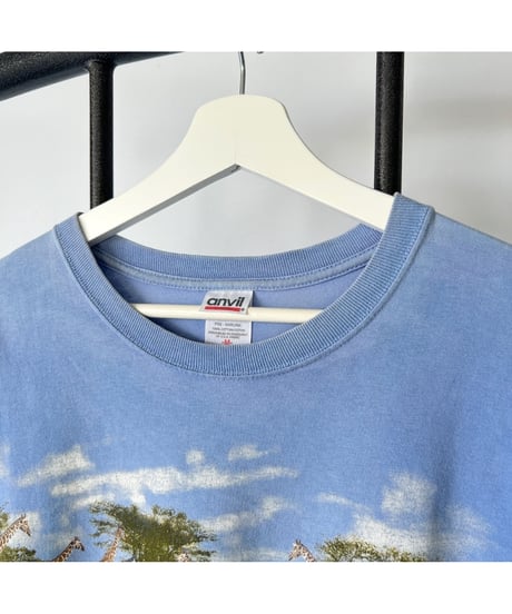 00s Giraffe Tee