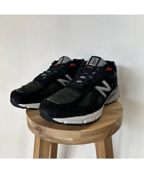 NEW BALANCE 990 V4