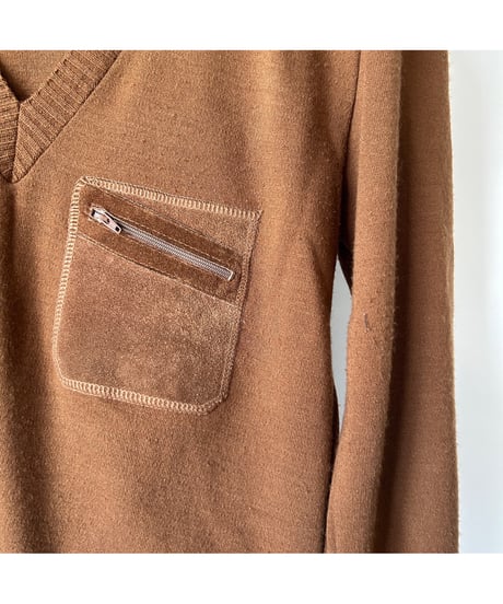 Europe Vintage Switching Suede V-neck Knit